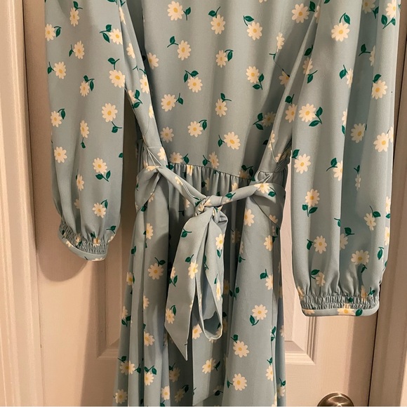 Kate Spade Dancing Aster Spring Floral Dress | Smocked Tie Waist | Pockets | 8 - Picture 5 of 14